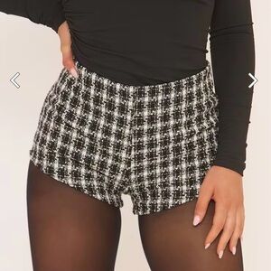 NWT Mid Rise Micro shorts In Black Boucle 6